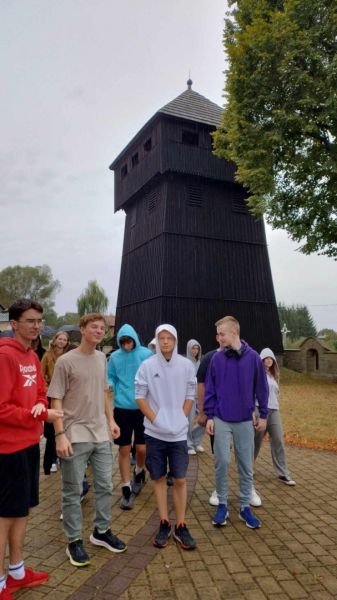 461768606 1039175854672740