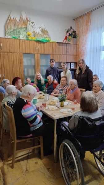 467340744 1076003794323279