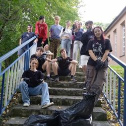 462091594 1042162121040780