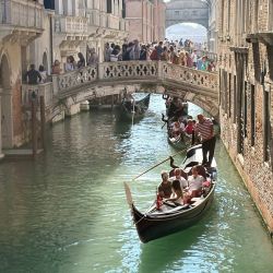 1  wenecja   spacer po dzielnicy san marco i spotkanie z gondolierami.
