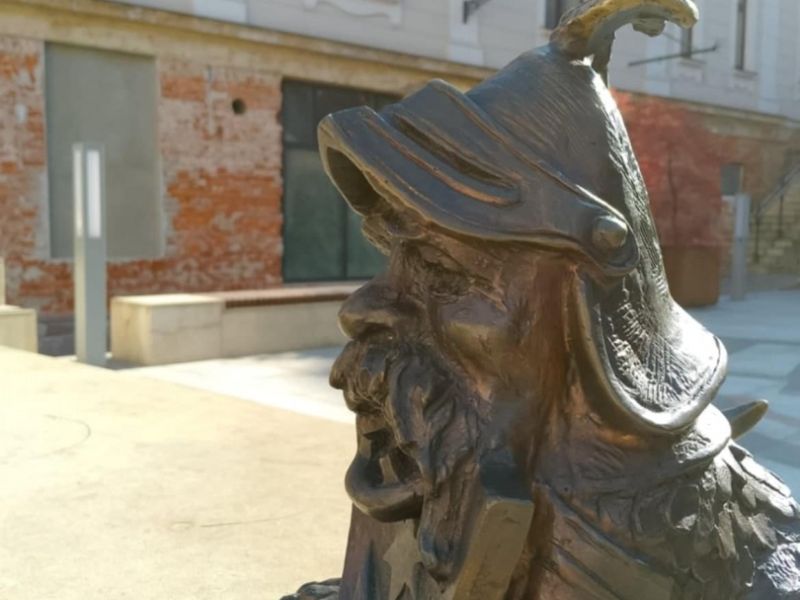 465146916 1064381222152203